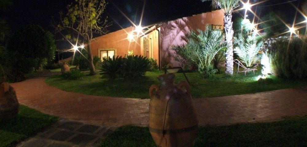Отель Borgo Nocchiara Карлентини Экстерьер фото